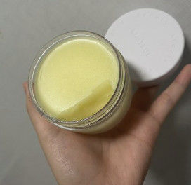 PEG-6 Caprylic / Capric Makeup Remover Emulsifier قابلیت تمیز کردن و امولس کردن خوبی دارد مایع زرد