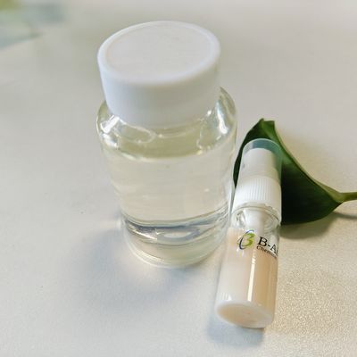 بی رنگ تا زرد رنگ PEG-6 کپیریل / کپیریک میک اپ Remover Emulsifier به عنوان یک عامل کمک کننده و عطر