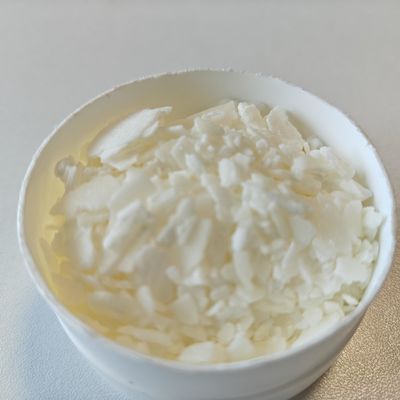 CAS 72175-39-4 PEG-20 متیل گلوکز Sesquistearate مواد آرایشی با ظرفیت امولسیفایی فوق العاده