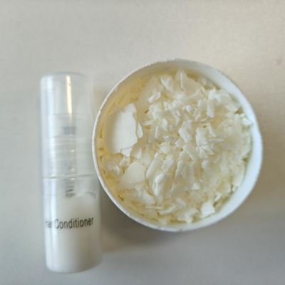 استیارامادروپایل دی متیلامین Cas 7651-02-7Cationic Surfactants White To Yellowish Flake برای شستشوی مو